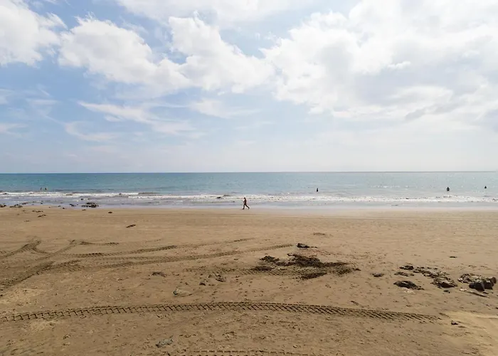 Homeforguest Modern Apartment In San Agustin 2 Min From The Beach
